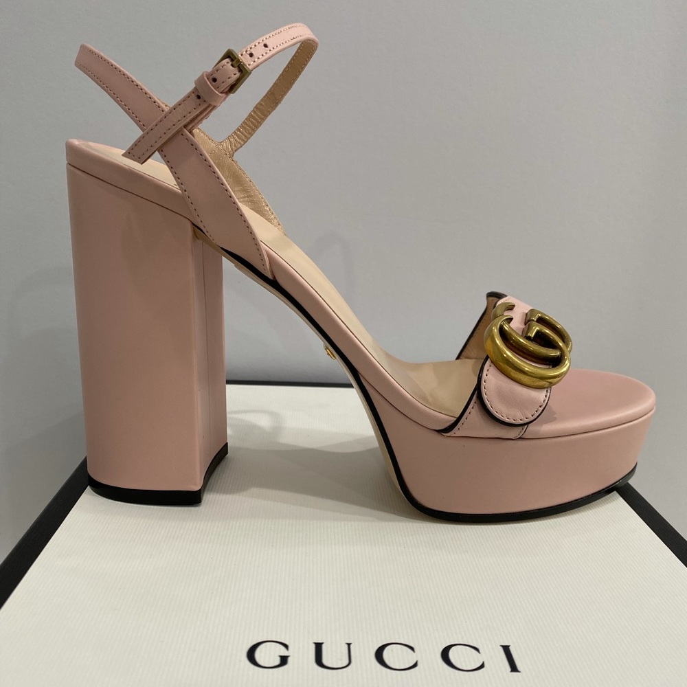 New Gucci platform Shoes (size 39) New